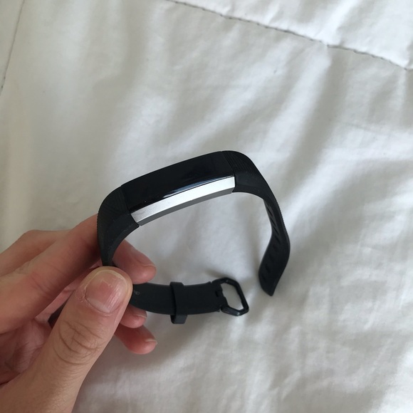 Fitbit Alta - Picture 3 of 3